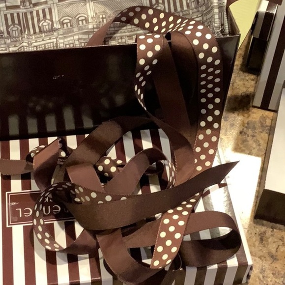 Henri Bendel Centenniel Striped Boxes/Bag - Picture 11 of 11
